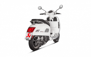 Akrapovic Slip-On Line RVS Black Einddemper met E-keur Vespa GTS Super 125 / Sport / Tech 2017 - 2020